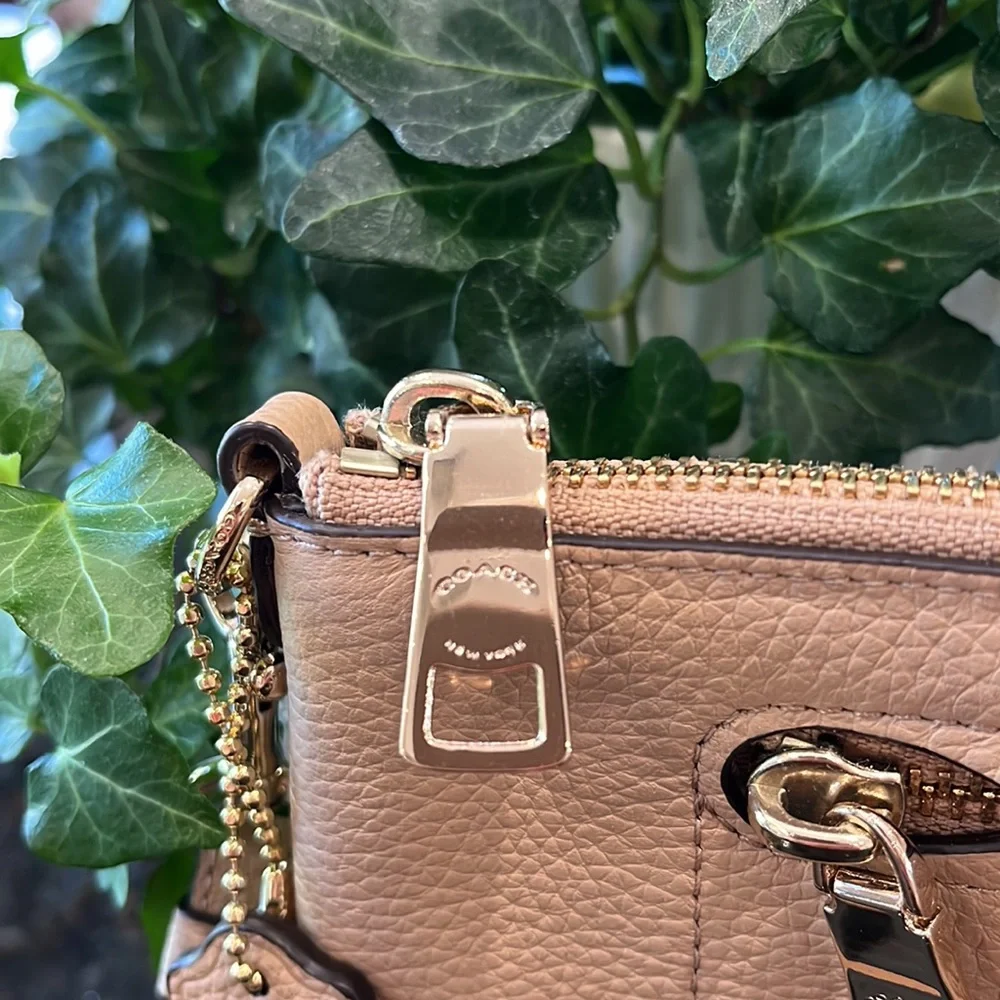 Coach XL wristlet pouch. NWTS golden beige Authentic - Picture 5 of 14